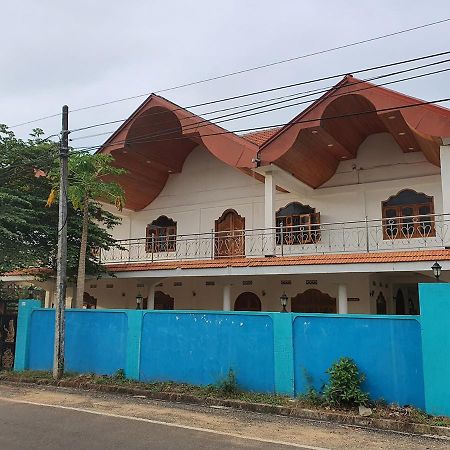 Hb Budget Rest Jaffna Exterior foto