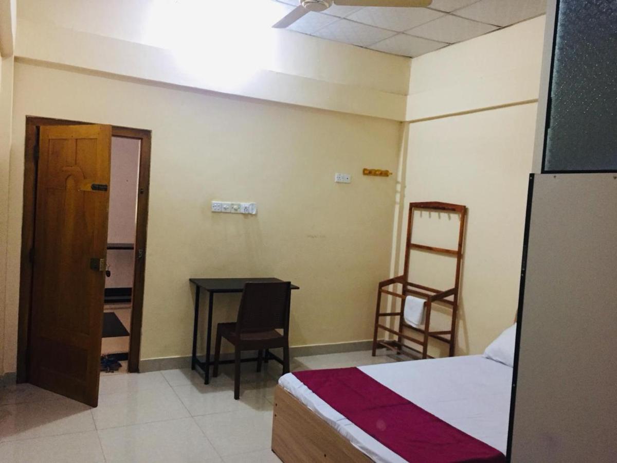 Hb Budget Rest Jaffna Exterior foto