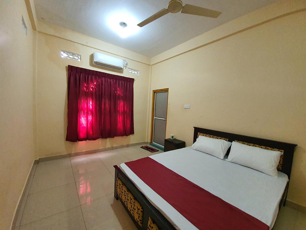 Hb Budget Rest Jaffna Exterior foto