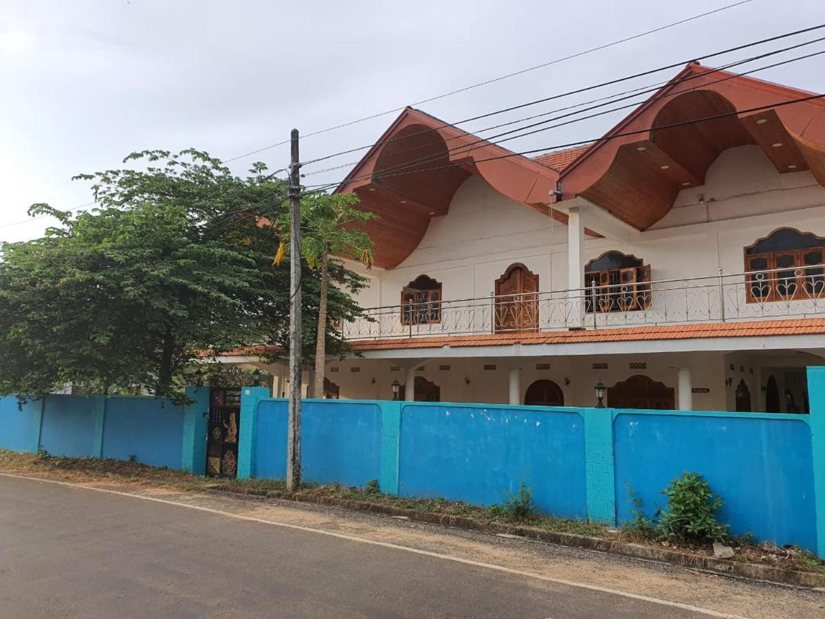 Hb Budget Rest Jaffna Exterior foto